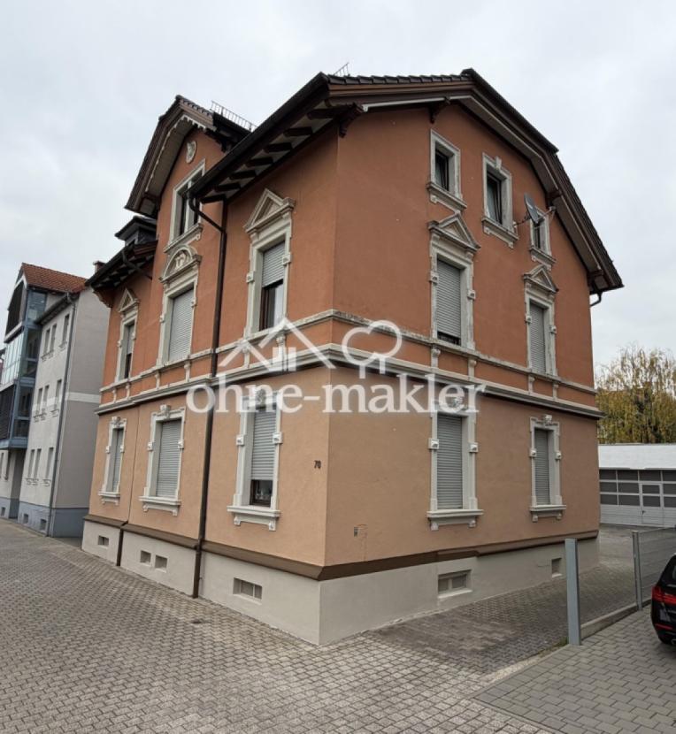 Straße und Einfahrt