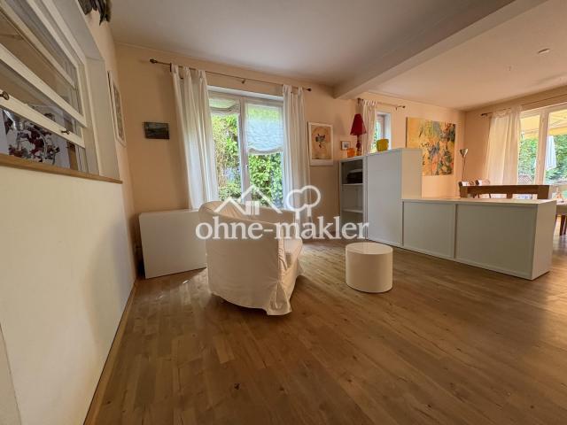 Blick ins Wohnzimmer