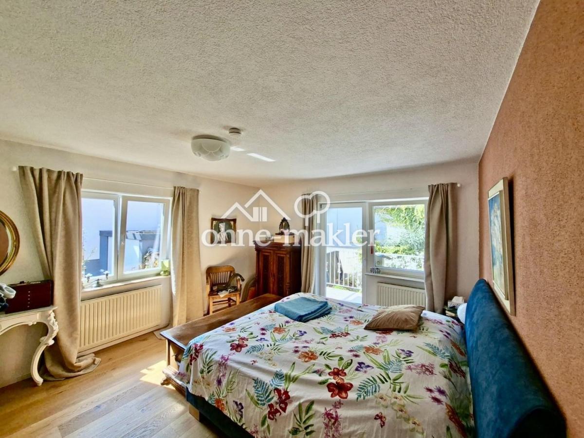 Schlafzimmer mit Westbalkon