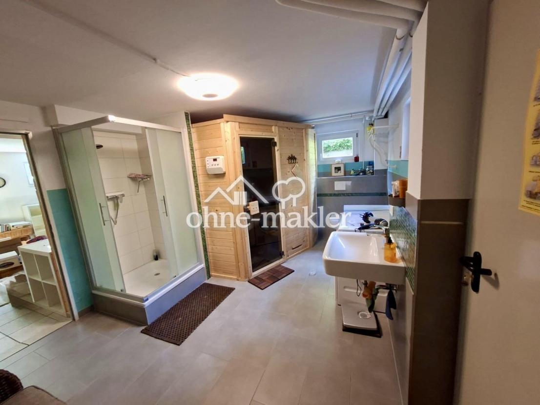 Bad im UG mit Sauna/Du/FBHz