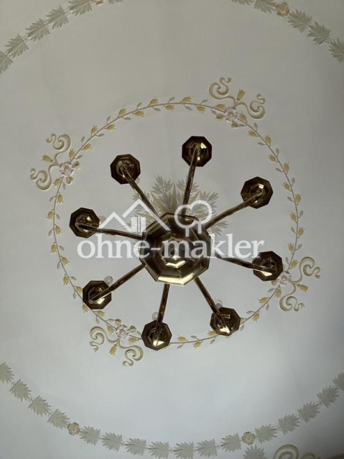 Kronleuchter/Stuckdecke