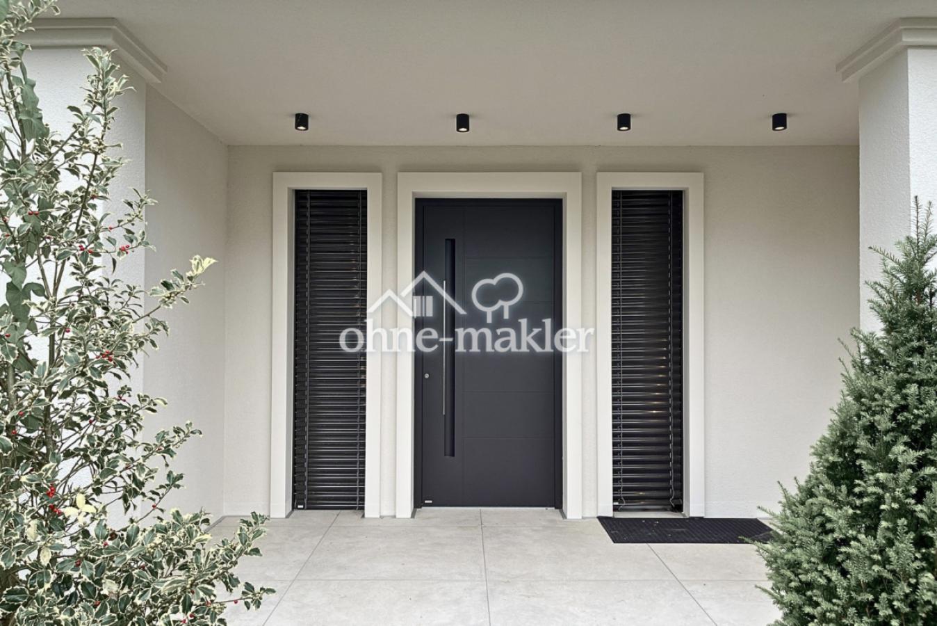 Überdachter Eingangsbereich