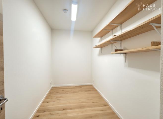 Abstellraum KI generiert