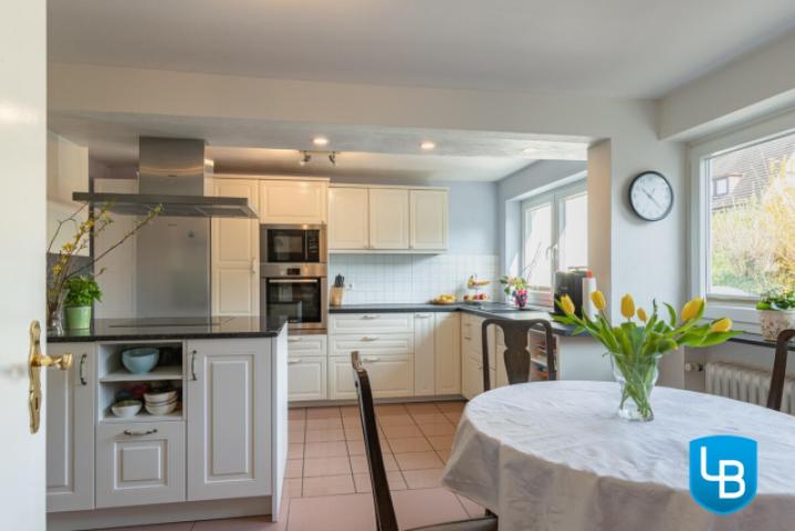 Küche mit Kochinsel