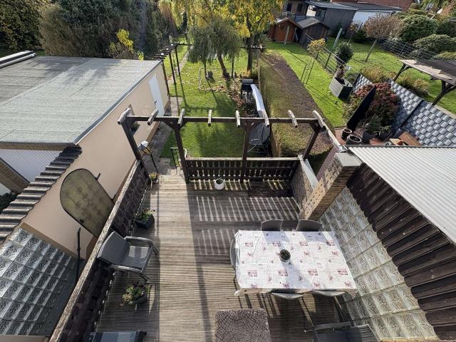 Große Sonnenterrasse