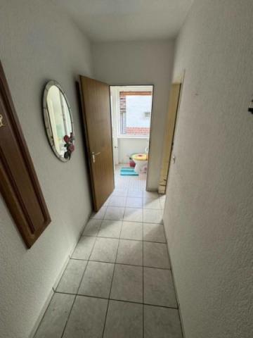 14 Gang ins Bad und Gäste WC