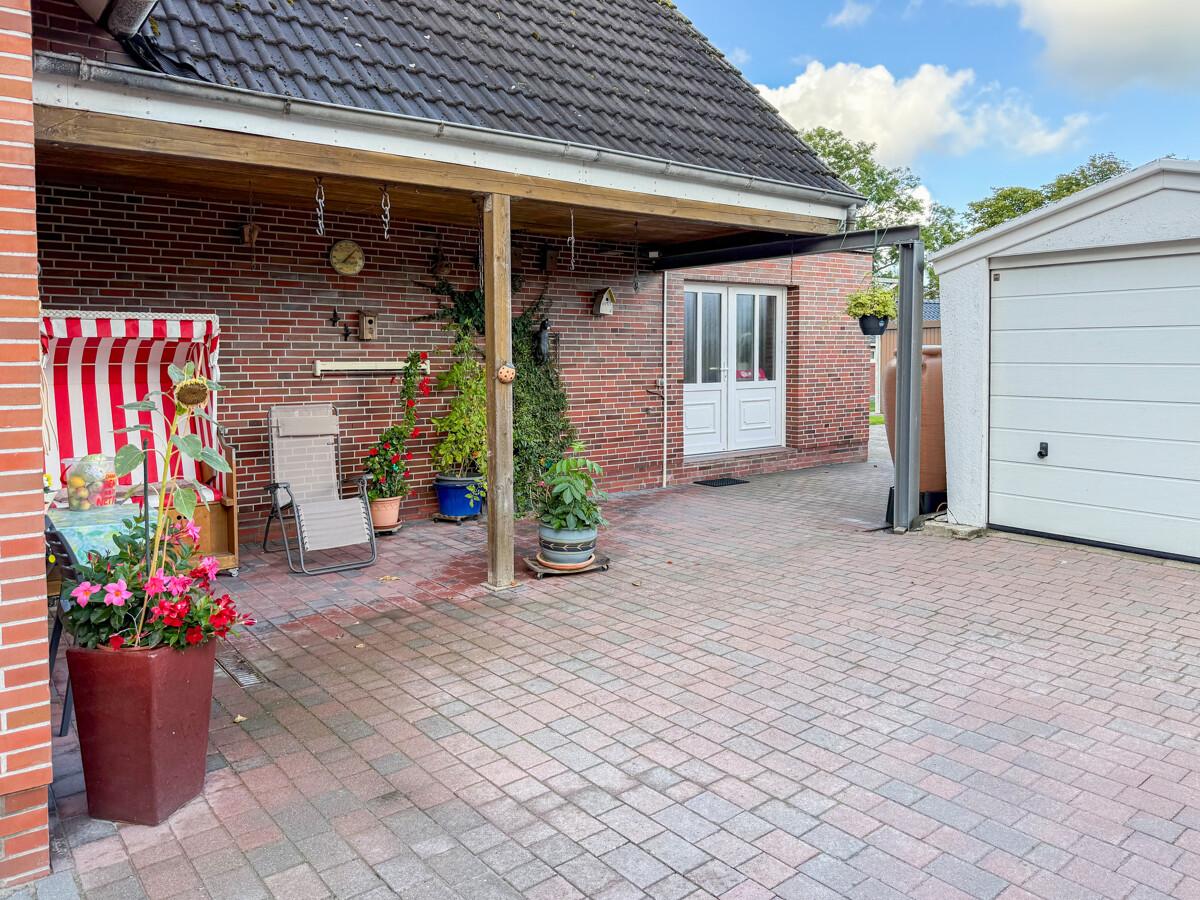 Überdachte Terrasse Haus B