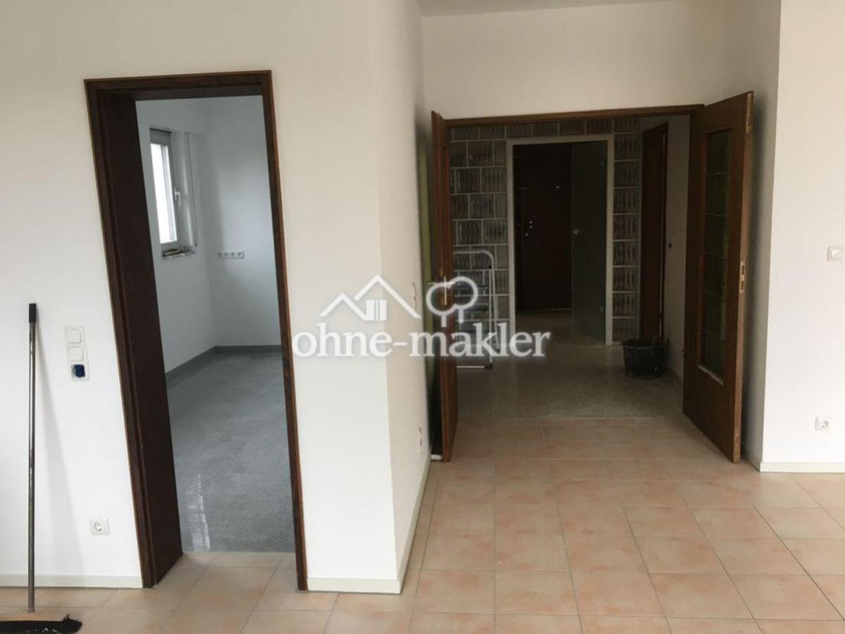 Blick vom WoZi in Flur & Küche