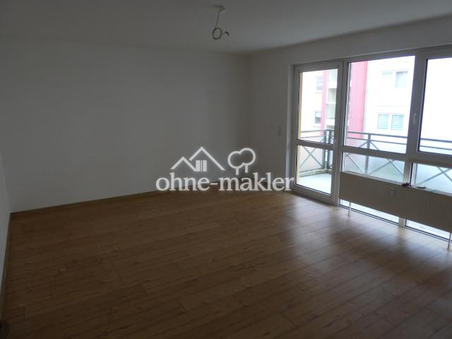 Wohnzimmer mit Balkon