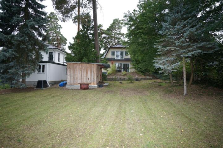 Haus Gartenansicht 1