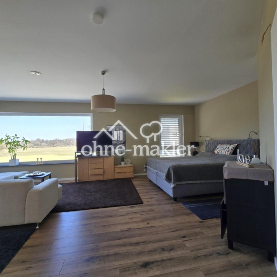 großzügiges Elternschlafzimmer