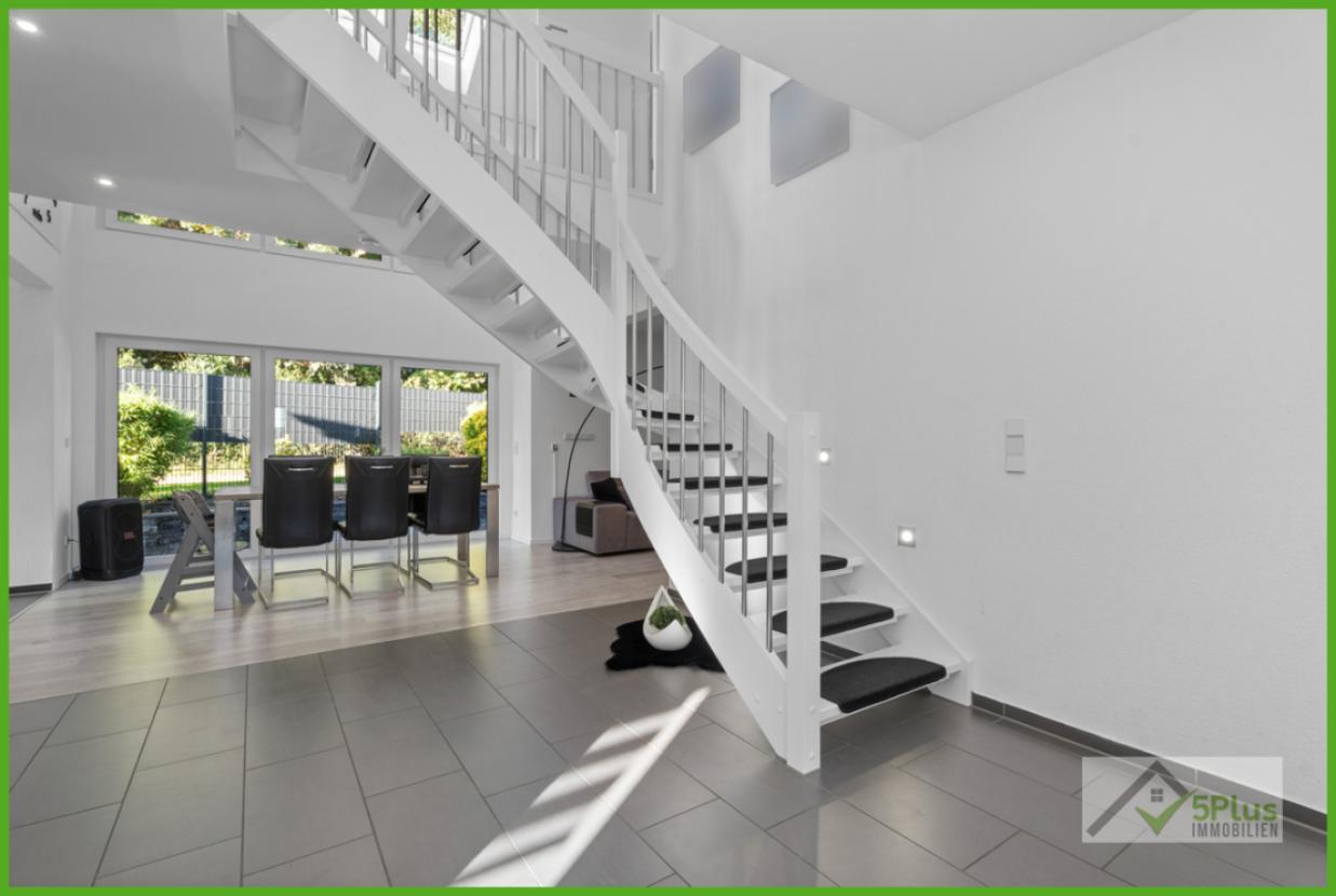 5Plus Immo Haus zum Kauf Inden/Altdorf Eingangsbereich