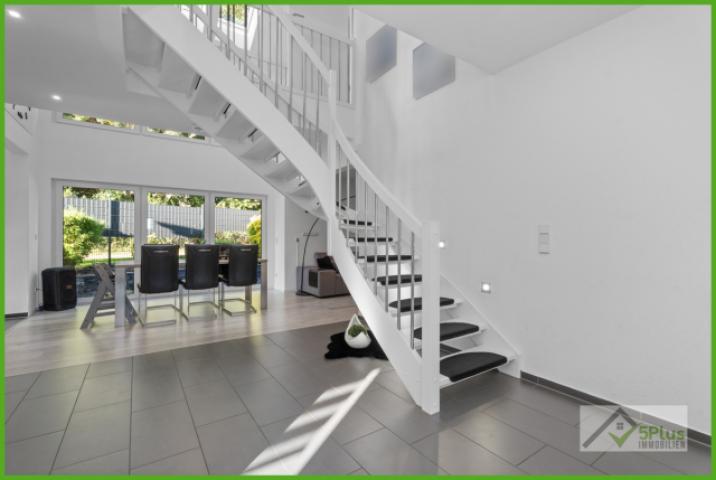 5Plus Immo Haus zum Kauf Inden/Altdorf Eingangsbereich