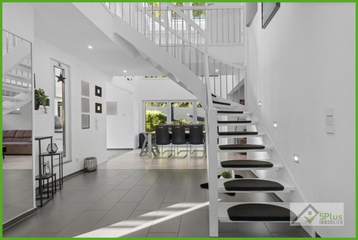 5Plus Immo Haus zum Kauf Inden/Altdorf Eingangsbereich