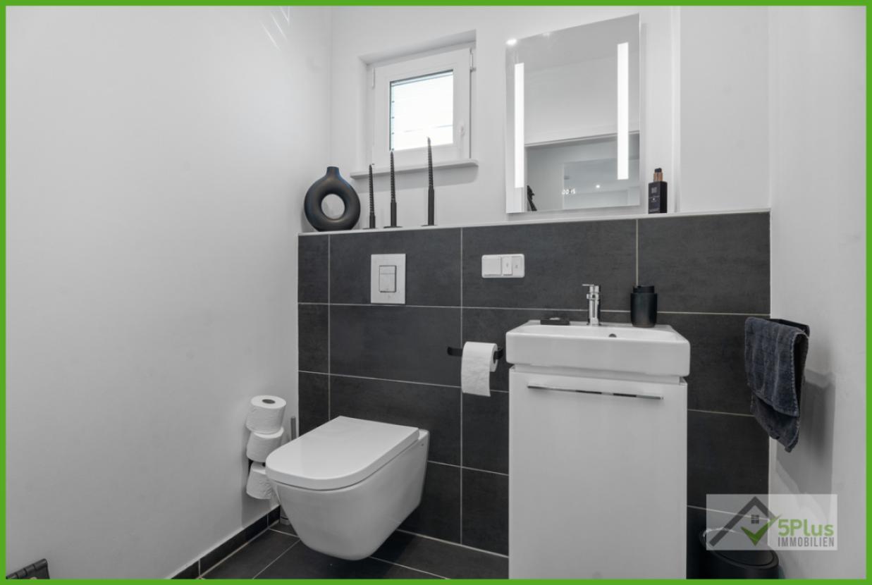 5Plus Immo Haus zum Kauf Inden/Altdorf Gäste-WC