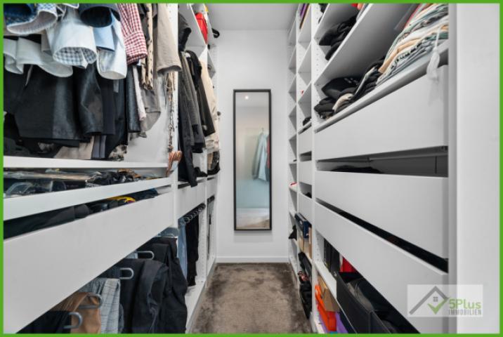 5Plus Immo Haus zum Kauf Inden/Altdorf begehbarer Kleiderschrank