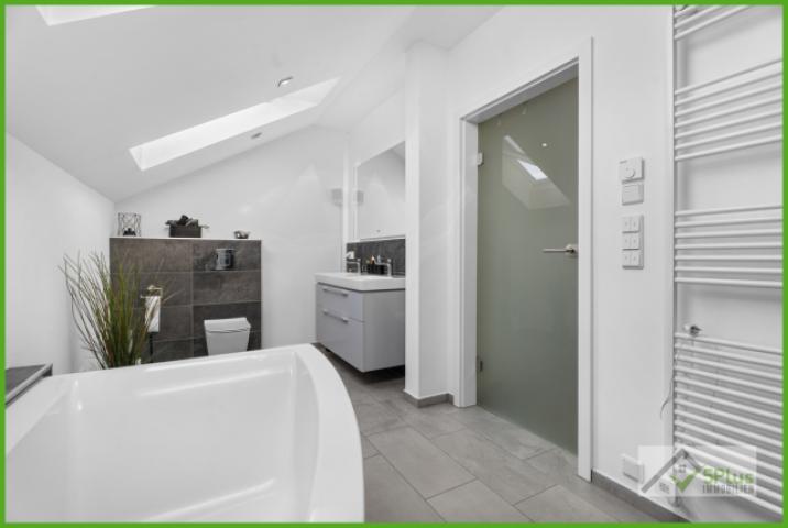 5Plus Immo Haus zum Kauf Inden/Altdorf Elternbadezimmer