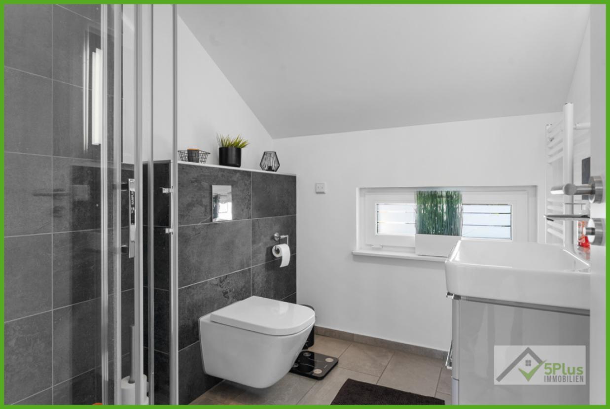 5Plus Immo Haus zum Kauf Inden/Altdorf Kinderbadezimmer