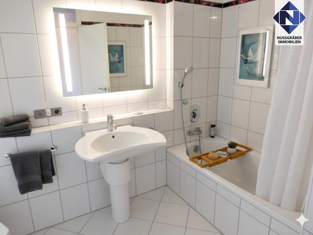 Bad Foto digital optimiert (KI-gestützt)