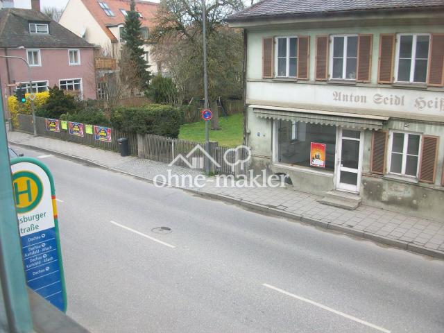 Bushaltestelle vor der Haustür