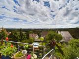 Balkon mit Blick in den Garten