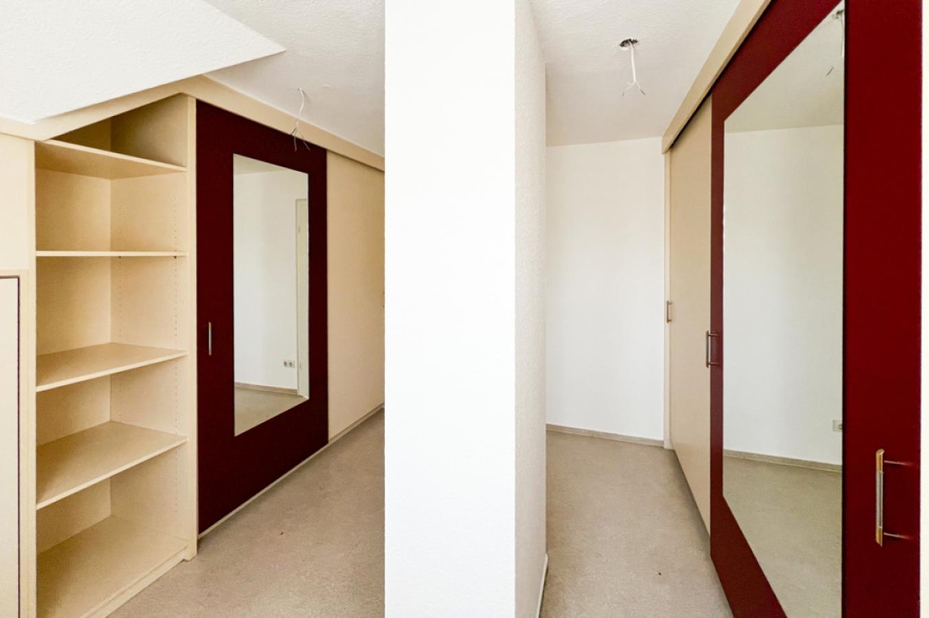 Ankleidezimmer mit Einbauschränken