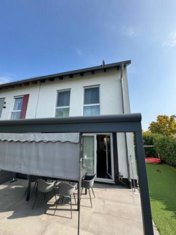 5 Rückseite Terrasse Pergola