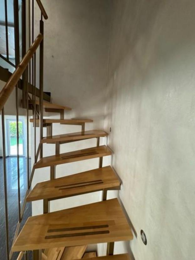 19 Treppe zum OG