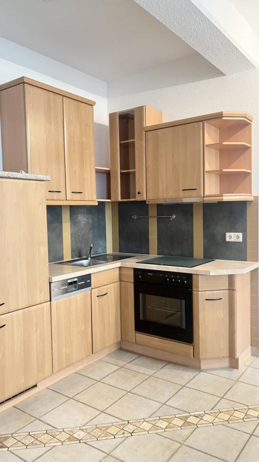 Integrierte Einbauküche inkl. Elektrogeräten