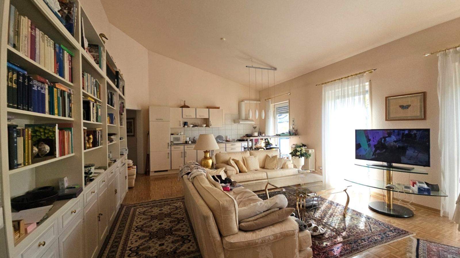 Großzügiges Wohnzimmer Whg 4