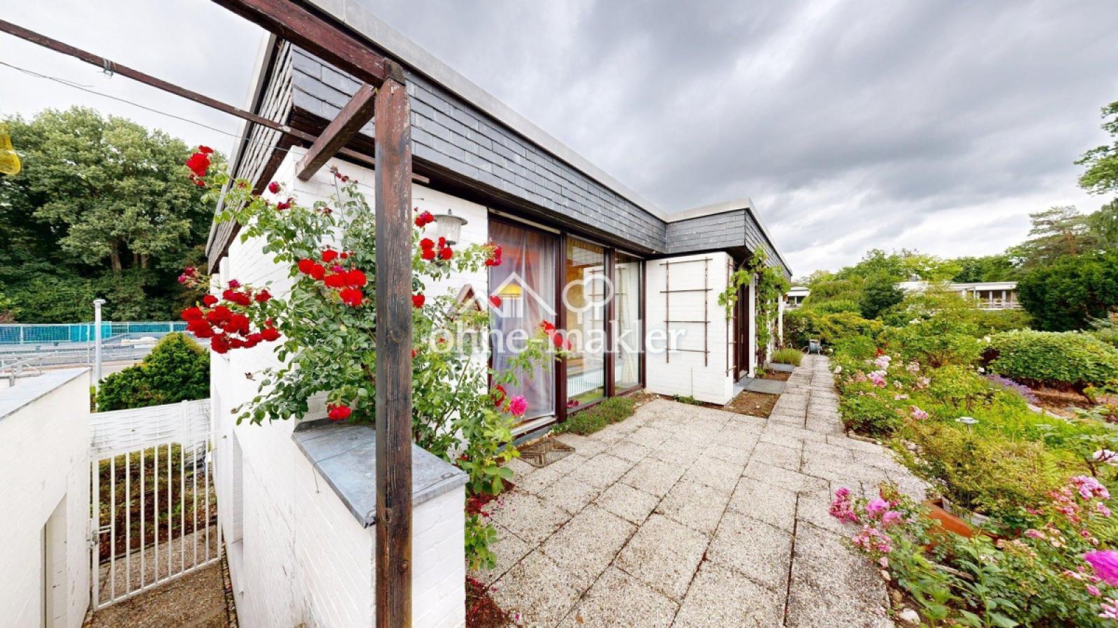 Garten mit Aussentreppe