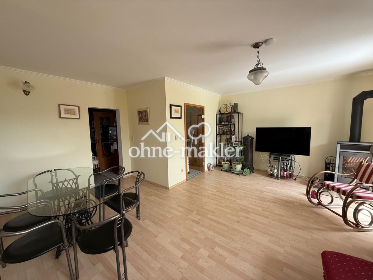 Wohnzimmer mit Specksteinofen