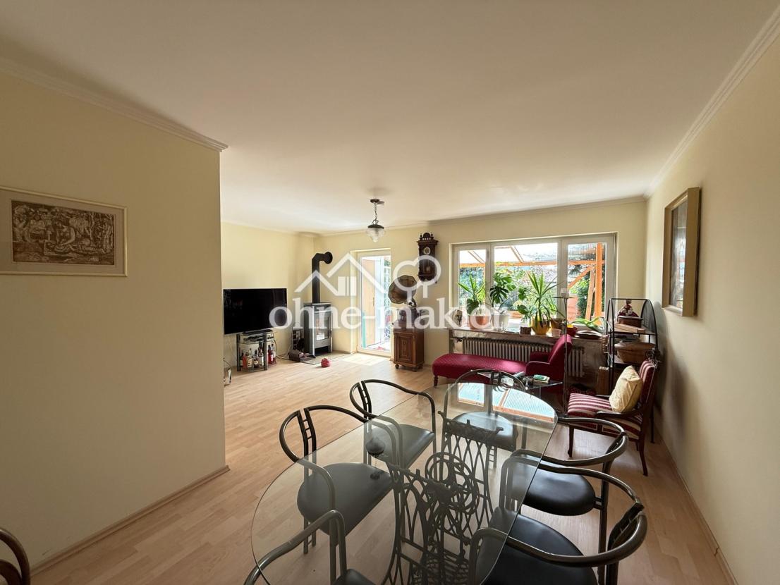 Wohnzimmer mit Specksteinofen