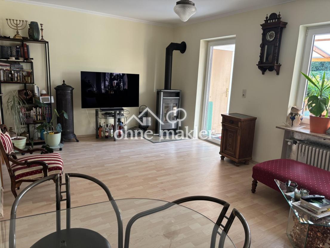 Wohnzimmer mit Specksteinofen