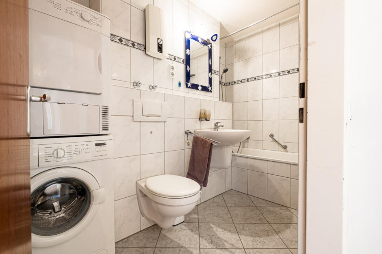 Badezimmer mit Wanne