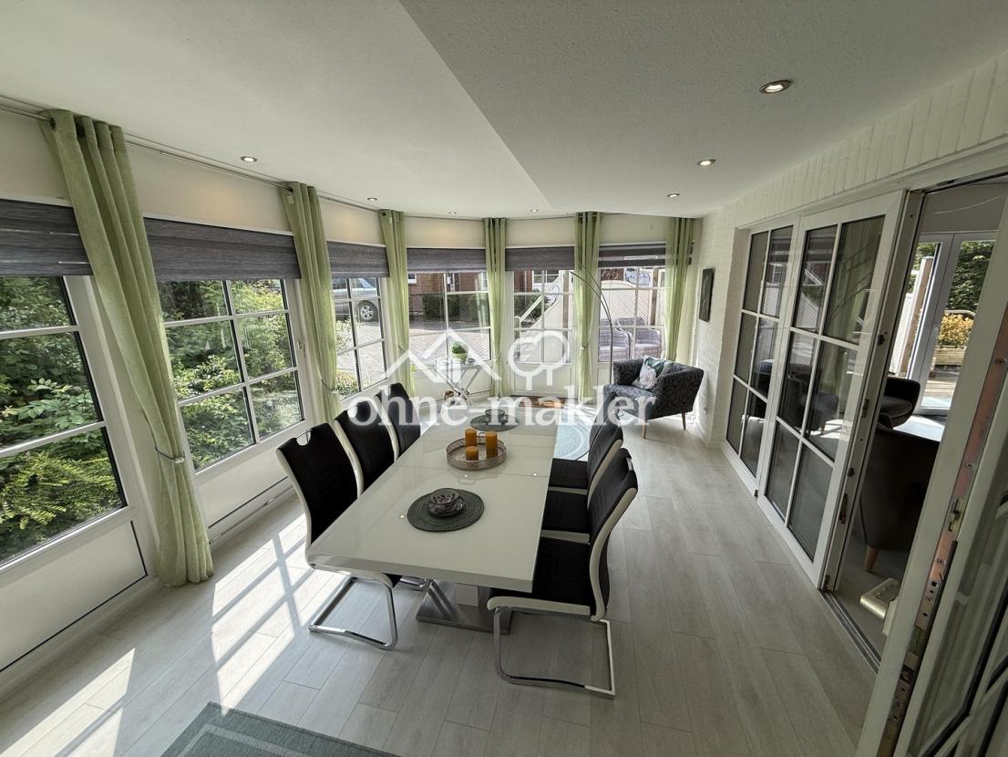 Wintergarten mit Essbereich