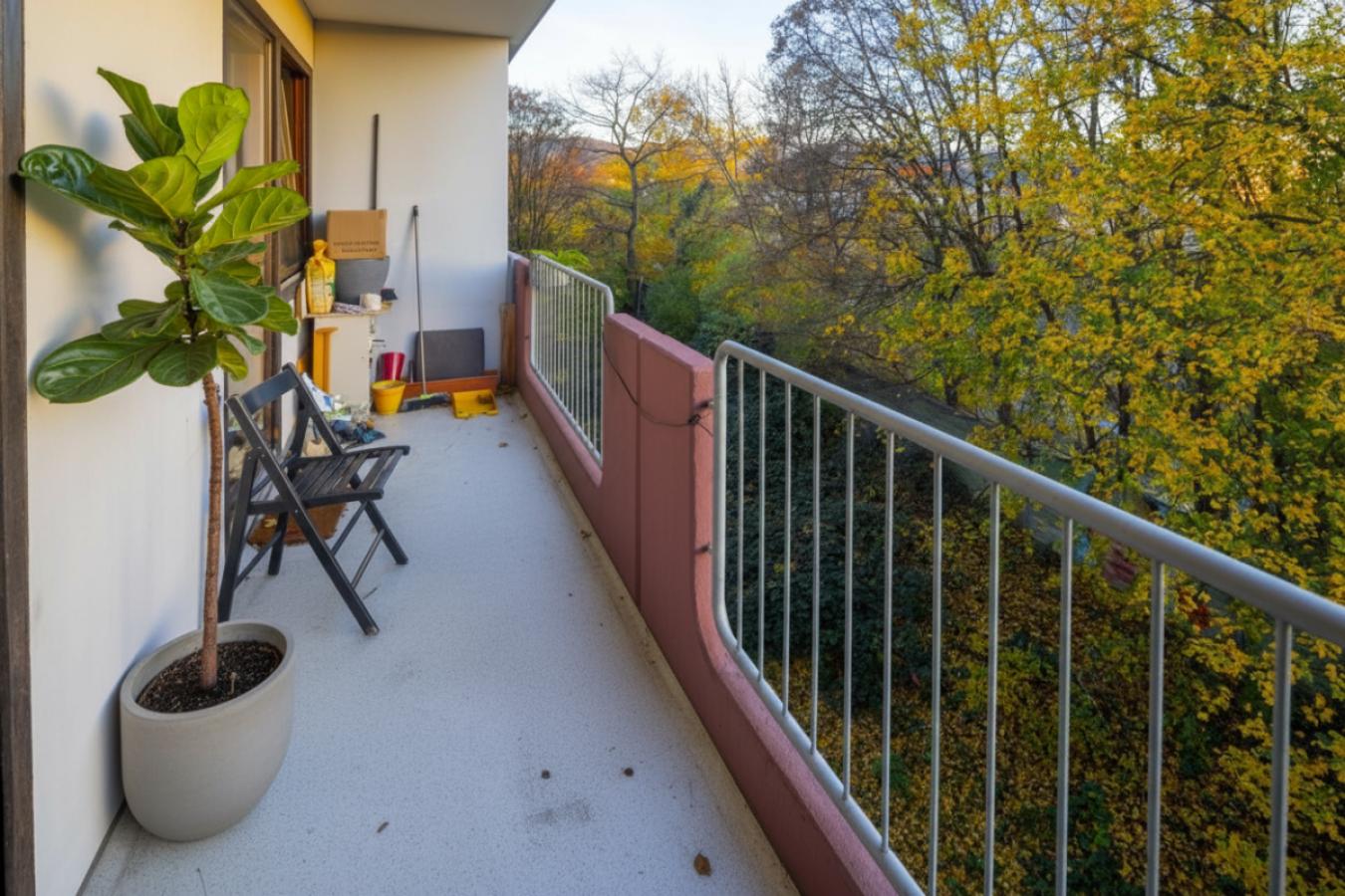 Balkon (KI bearbeitet)