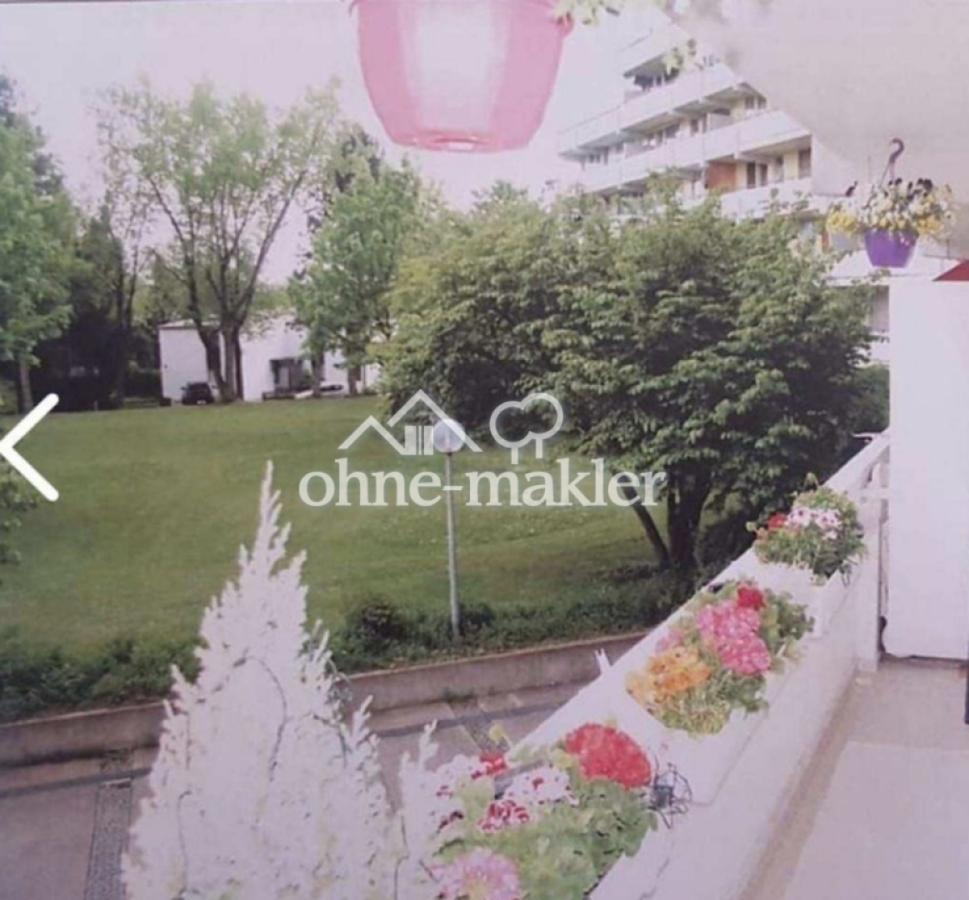 Balkon mit Blick „ins Grüne“