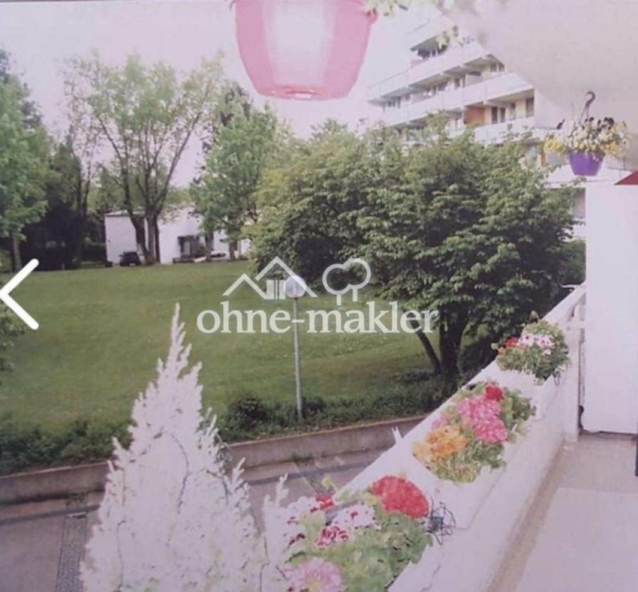 Balkon mit Blick „ins Grüne“