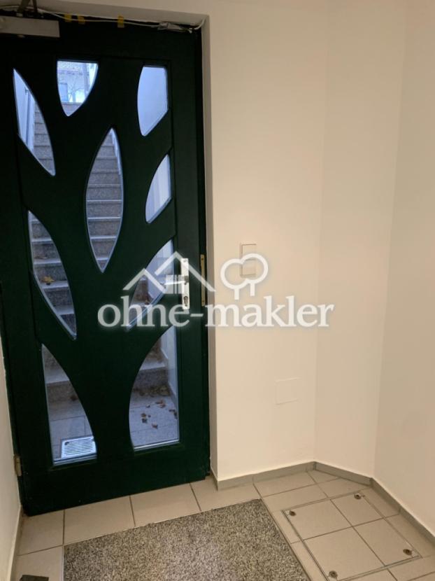 Eingang Gewerbe/Einliegerwhg.