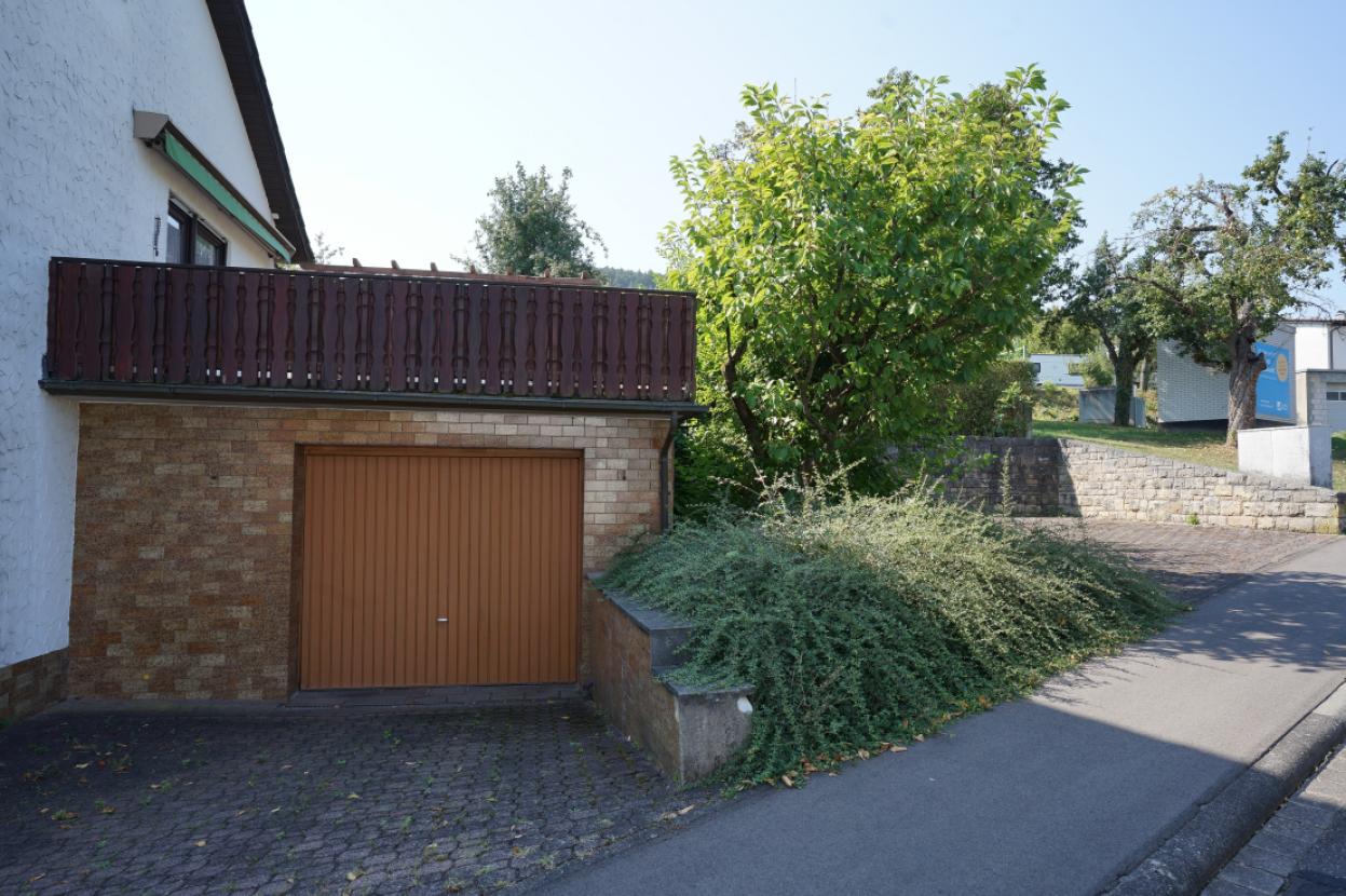 6_Garage, re. Stellplatz