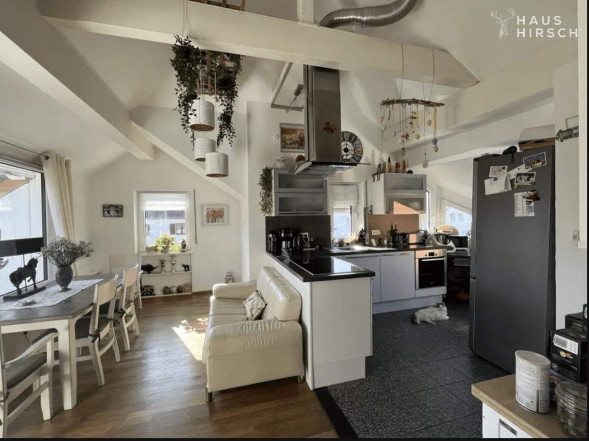 Küche, Essplatz, eingerichtet