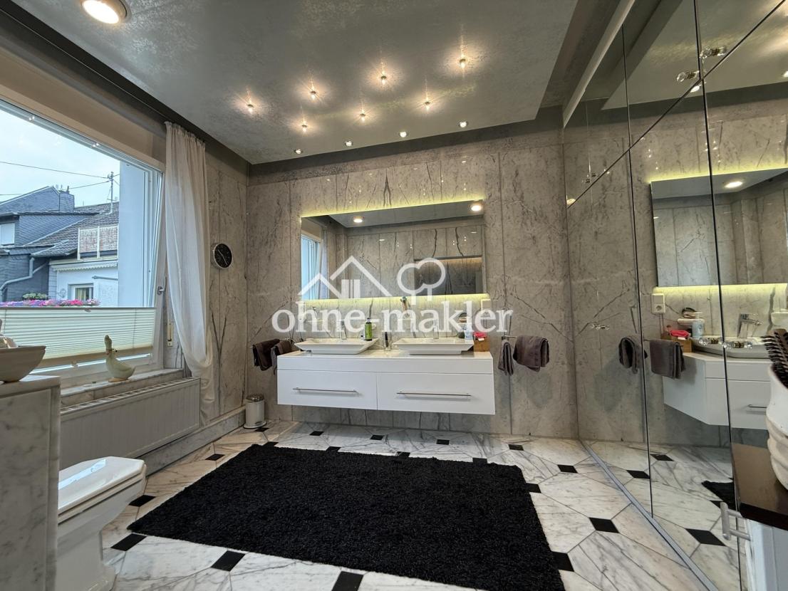 Hauptbad im OG Ostbereich 