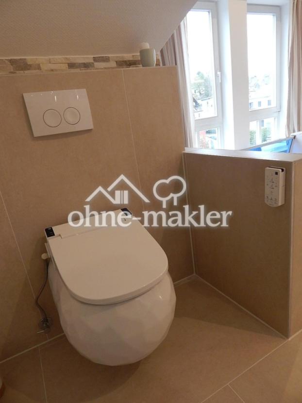 Golfdesign-WC mit Popodusche