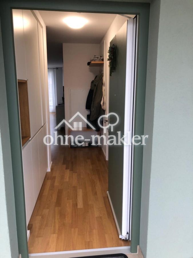 Eingangstüre und Diele