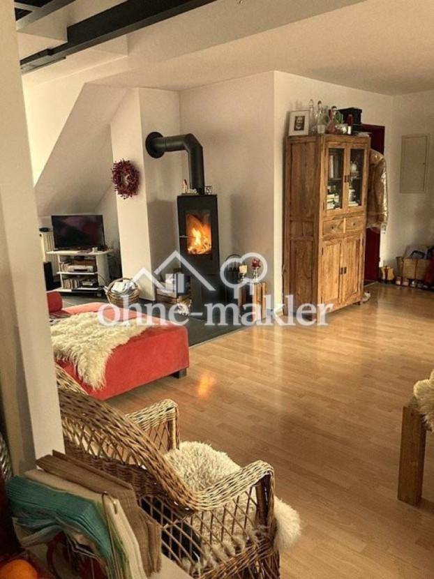 Wohnzimmer mit Kamin