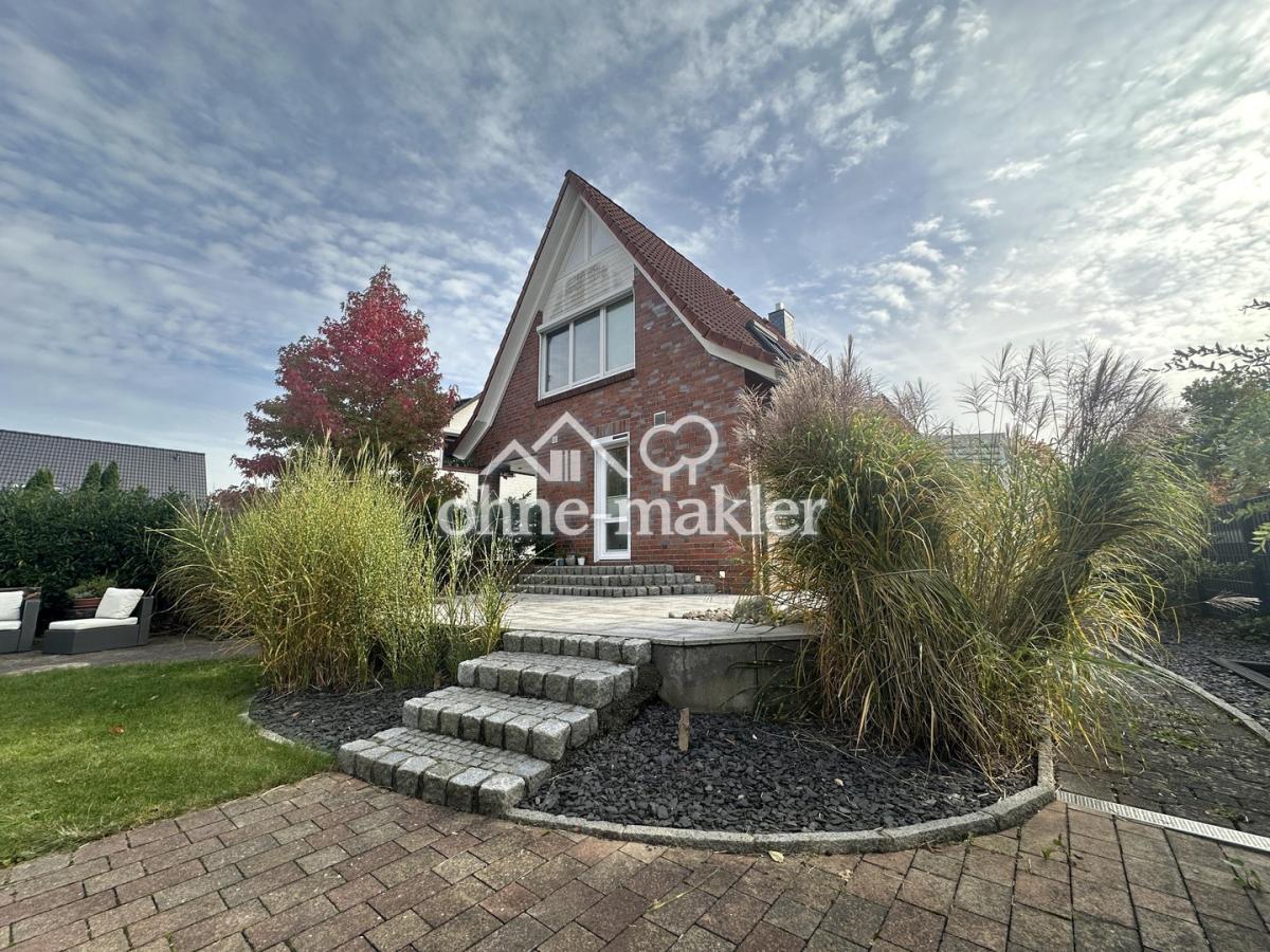 Blick vom Garten auf das Haus