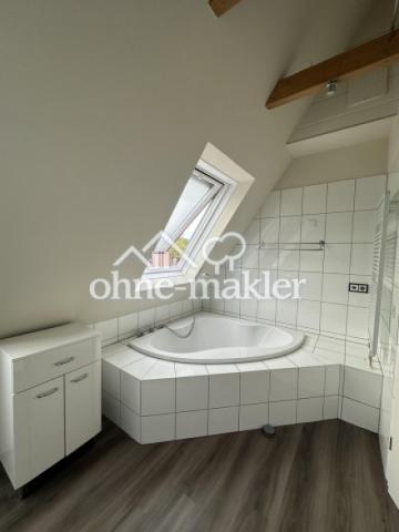 Eckbadewanne im Obergeschoss