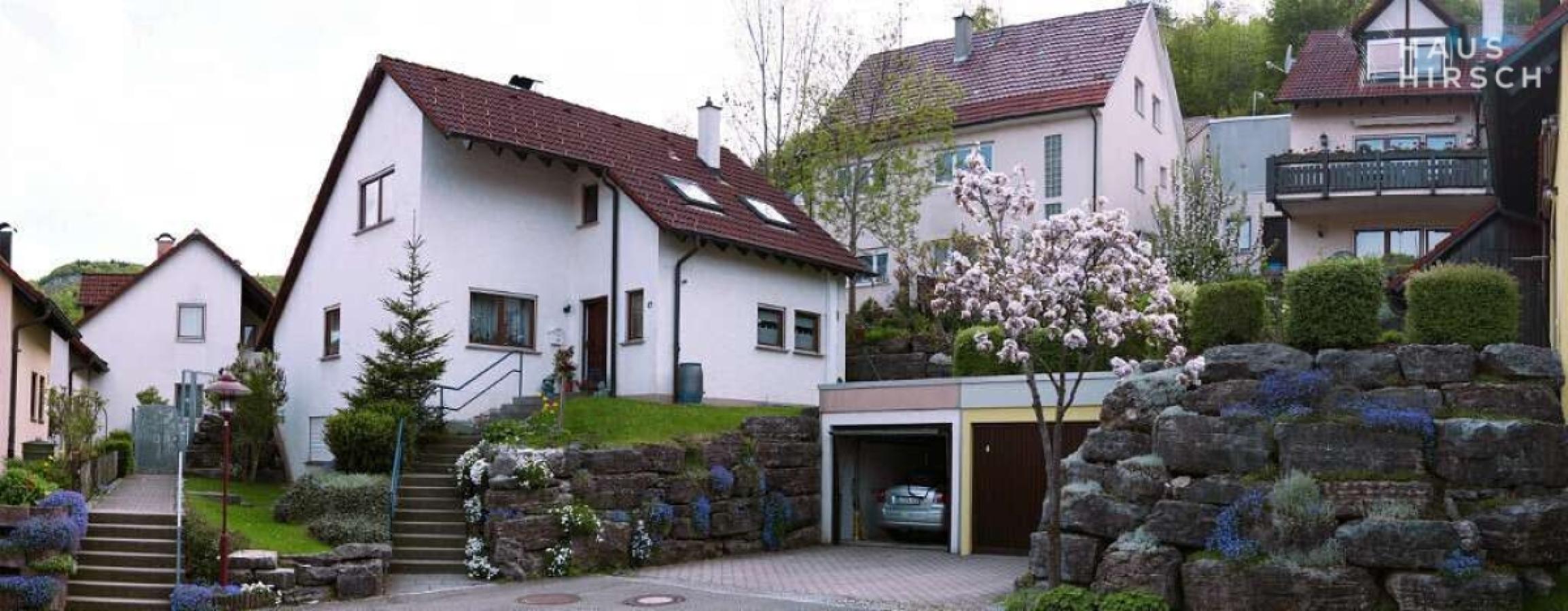 Eingang und Garage