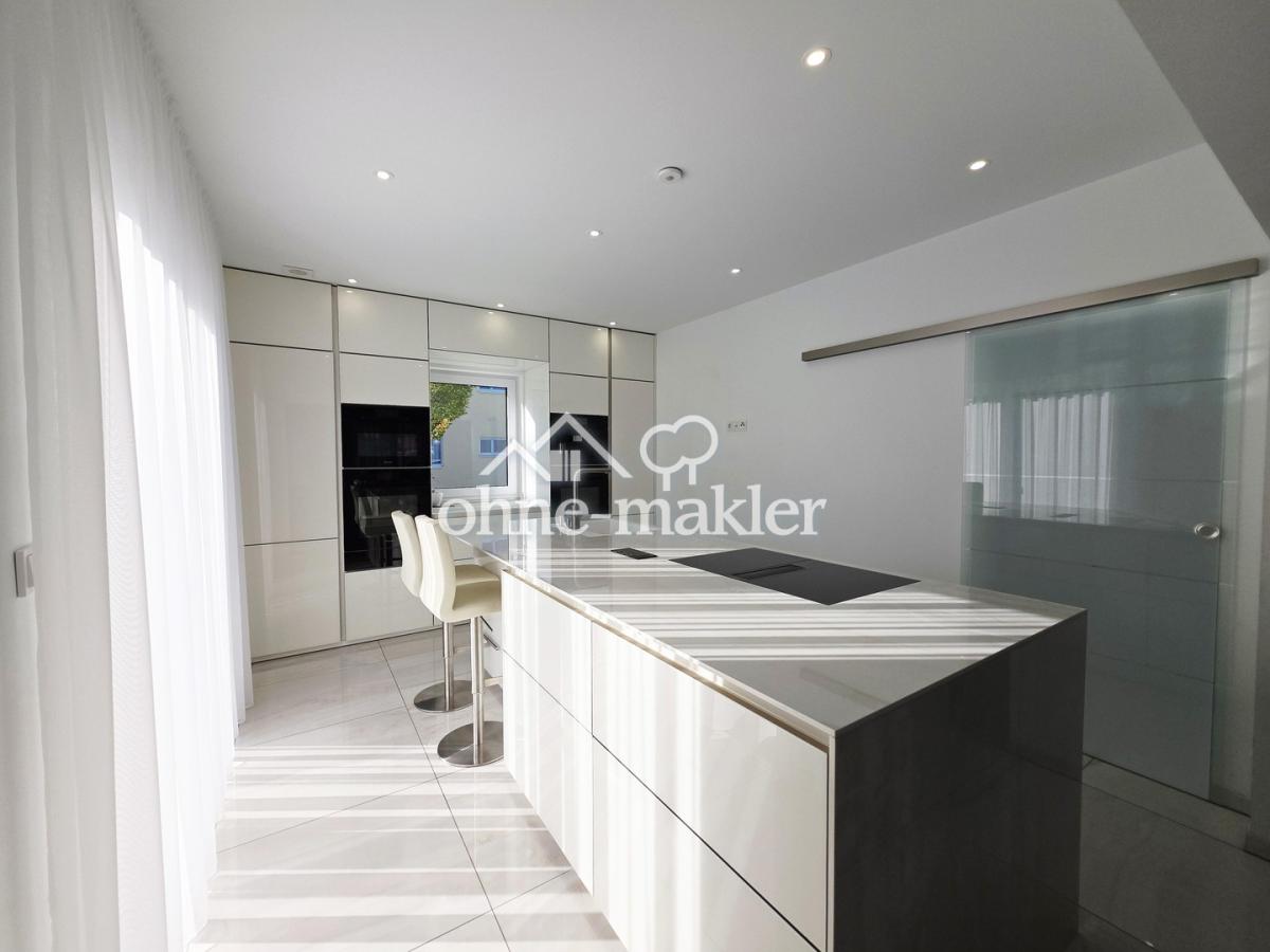 Küche mit Kochinsel